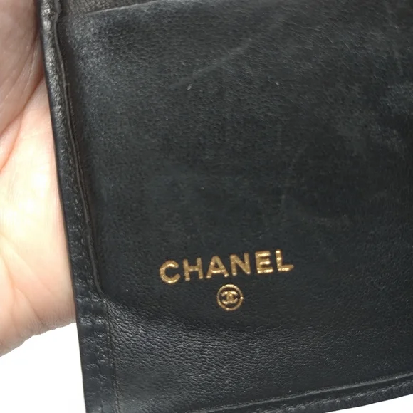 CHANEL Quilted Diamond pattern CC Gold Black Bifold Wallet with Chanel Box - Picture 8 of 17